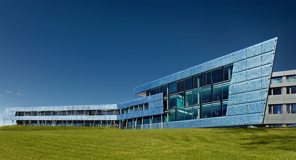 Rena Firmengebäude.